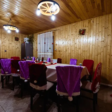 Daria Lodge *